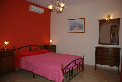 double bed bedroom villa residence poseidon sprtia kefalonia